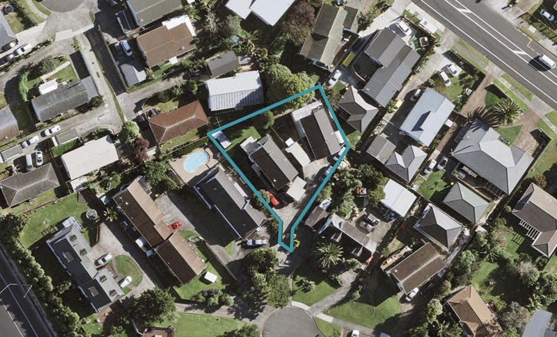 1/15 Leven Lane, Totara Heights, Auckland - Carousel 1