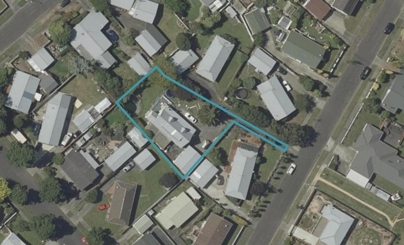 32 Rosedale Crescent, Cloverlea, Palmerston North - Carousel 1