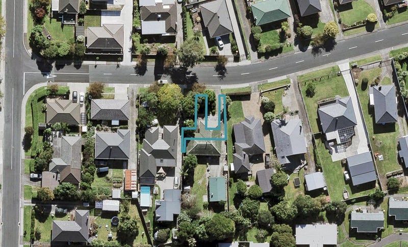 2/20 Moor Avenue, Te Atatū Peninsula, Auckland - Carousel 1