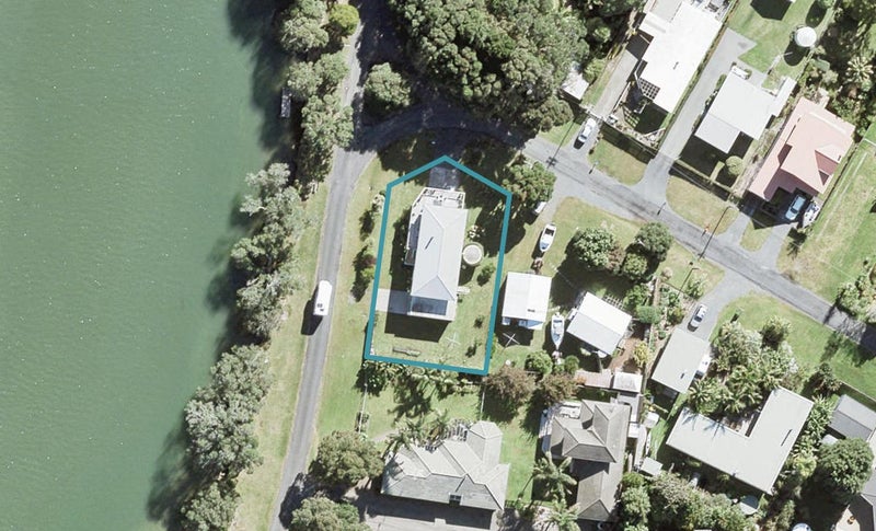 1 Harbour View Road, Warkworth - Carousel 1