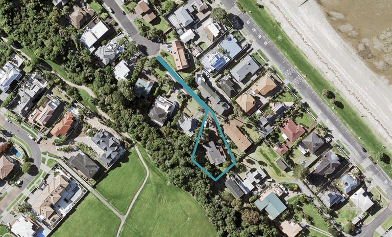37 Rogers Avenue, Eastern Beach, Auckland - Carousel 1