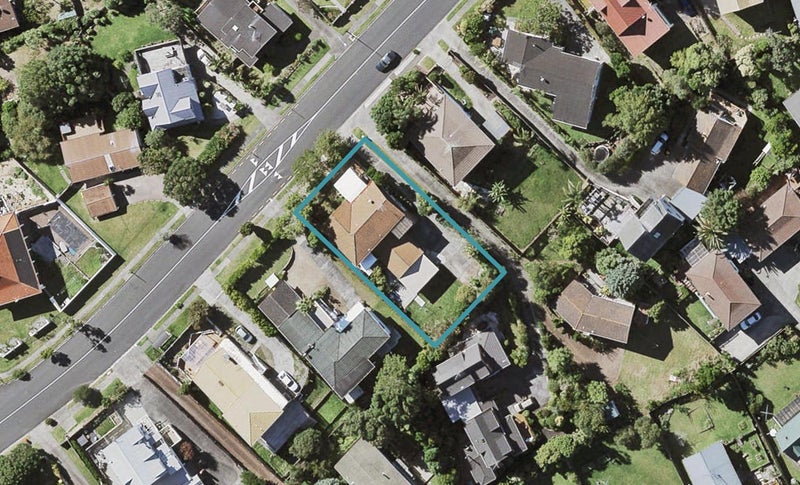 143 Oaktree Avenue, Browns Bay, Auckland - Carousel 1