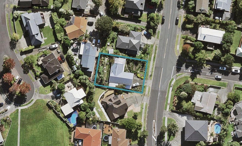 22 Unsworth Drive, Unsworth Heights, Auckland - Carousel 1