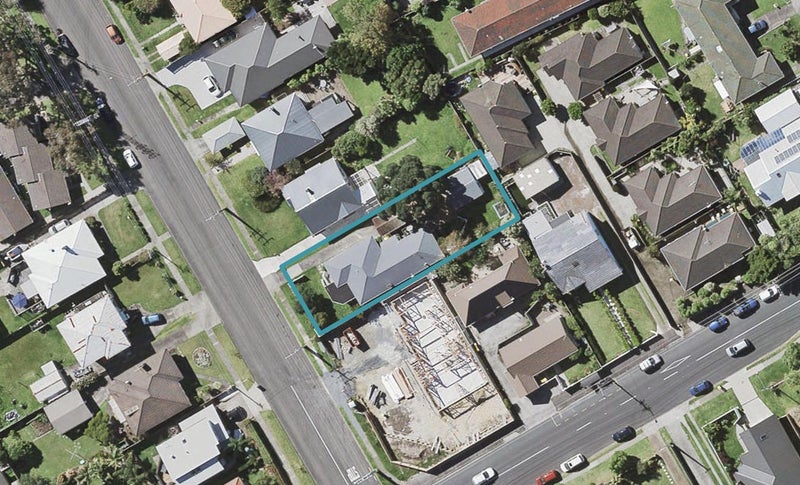 1 Preston Avenue, Belmont, Auckland - Carousel 1