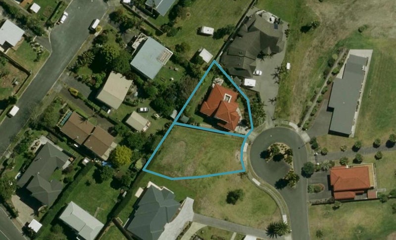 15 Aarts Place, One Tree Point - Carousel 1