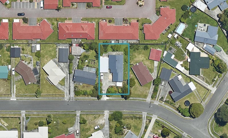 16 Clouston Crescent, Fenton Park, Rotorua - Carousel 1