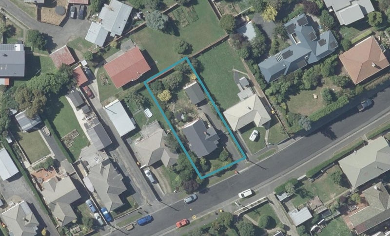 8 Lock Street, Saint Clair, Dunedin - Carousel 1