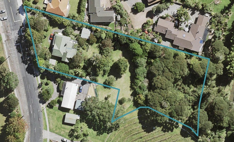 8 Shaw Road, Oratia, Auckland - Carousel 1