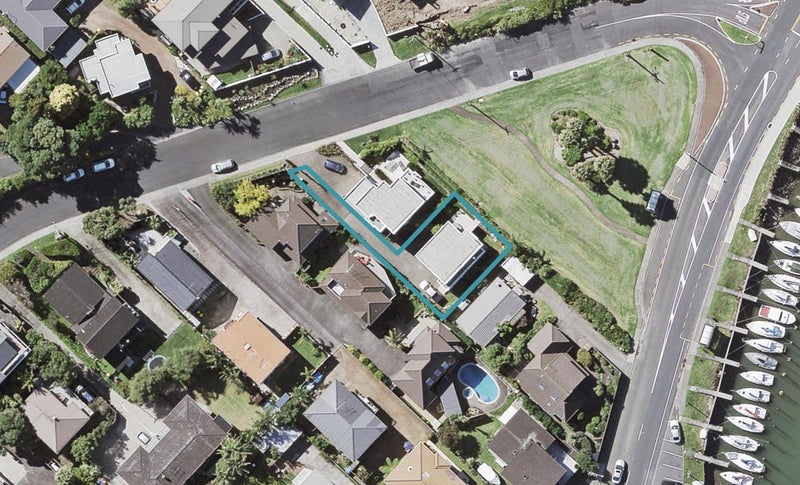 2A Commodore Parry Road, Castor Bay, Auckland - Carousel 1