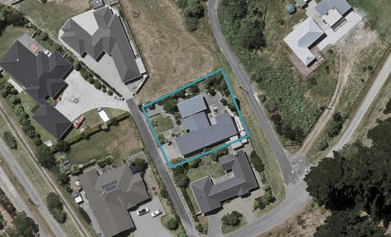 31E Tieko Street, Otaihanga, Paraparaumu - Carousel 1