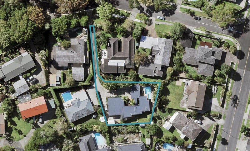 8 Elimar Drive, Sunnyhills, Auckland - Carousel 1