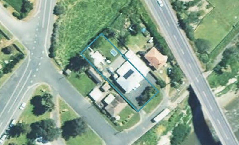 11 Taplin Quay, Waitōtara, Whanganui - Carousel 1