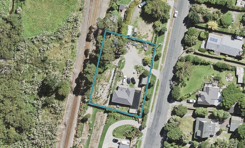 4 Township Road, Waitakere, Auckland - Carousel 1