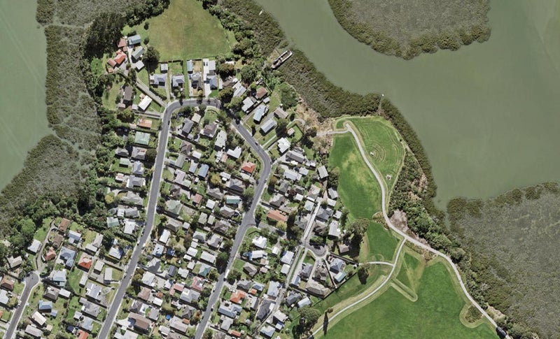 86 Cobham Crescent, Kelston, Auckland - Carousel 1