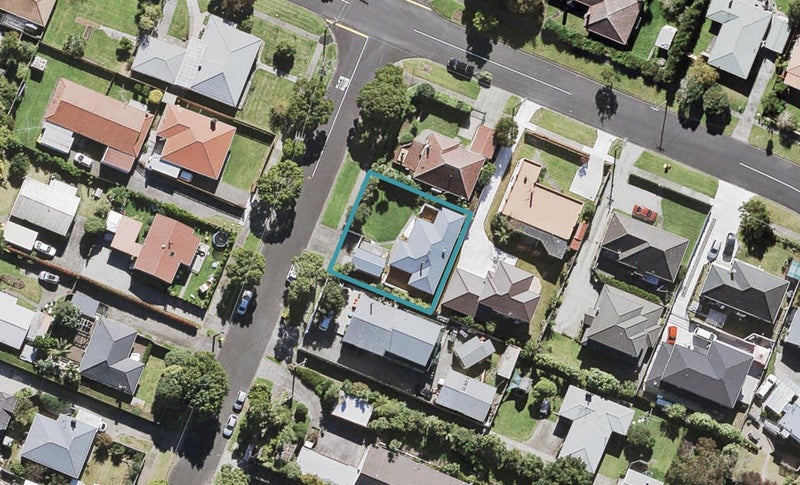 19 Koromiko Street, New Lynn, Auckland - Carousel 1