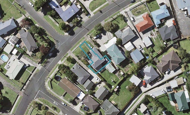 3/72 Tiraumea Drive, Pakuranga, Auckland - Carousel 1