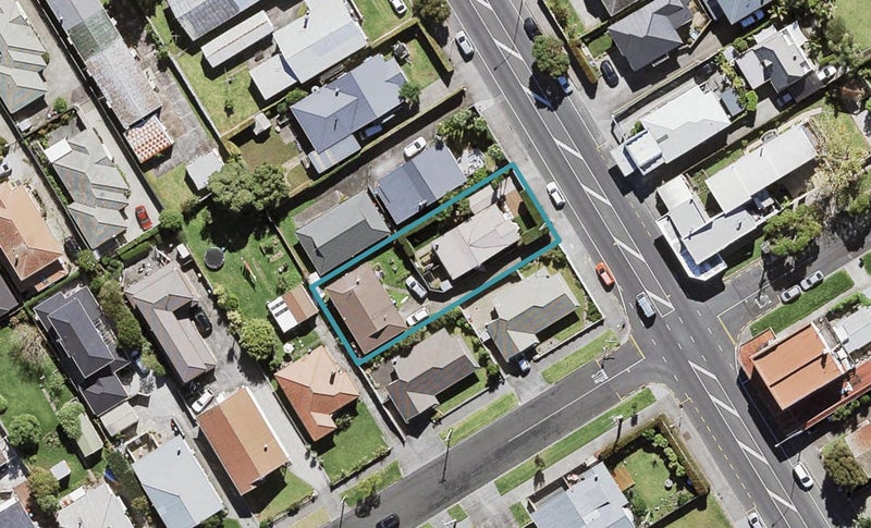 2/166 Point Chevalier Road, Point Chevalier, Auckland - Carousel 1