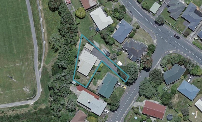 2 Bancroft Terrace, Newlands, Wellington - Carousel 1