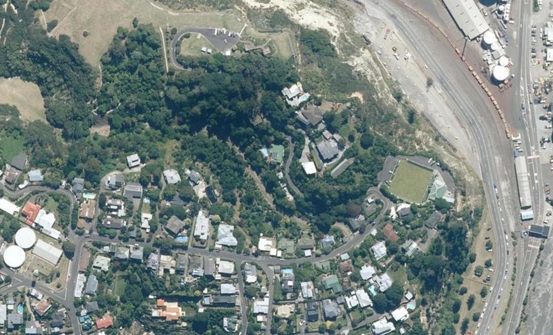 31 Lighthouse Road, Bluff Hill, Napier - Carousel 1