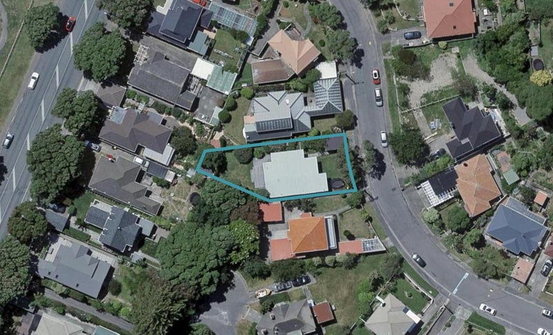 8 Ashleigh Crescent, Miramar, Wellington - Carousel 1