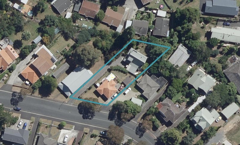 14 Ridout Street, Maeroa, Hamilton - Carousel 1
