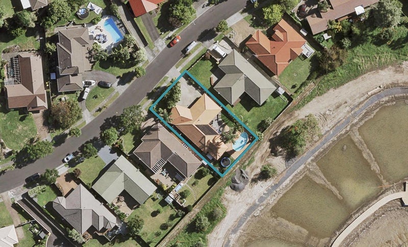 14 Keywella Drive, Conifer Grove, Takanini - Carousel 1