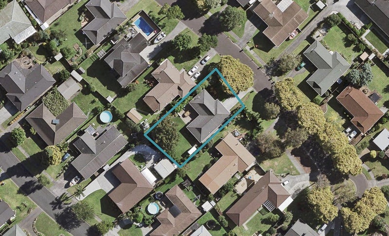 9 Donzella Place, Conifer Grove, Takanini - Carousel 1