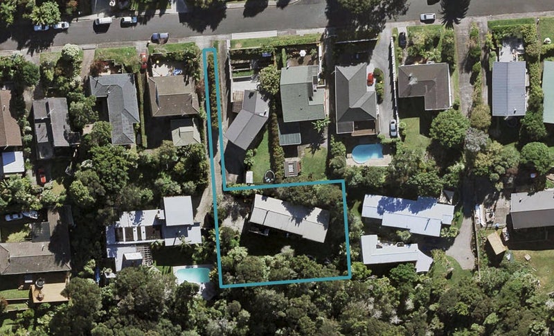 30 Raymond Terrace, Northcote, Auckland - Carousel 1
