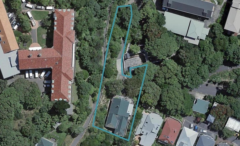 27 Everton Terrace, Kelburn, Wellington - Carousel 1
