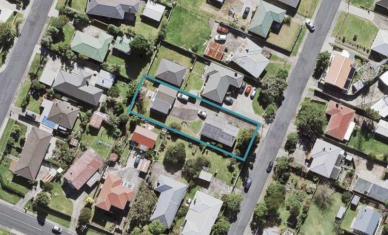 4 Martin Place, Kelston, Auckland - Carousel 1