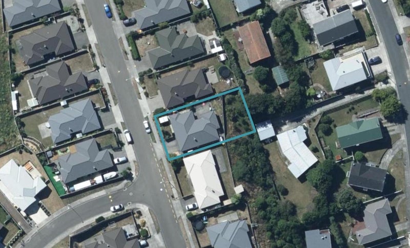 43 Staithes Drive North, Whitby, Porirua - Carousel 1