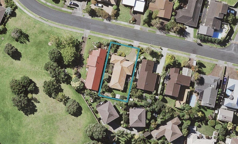 46 Cornelian Crescent, Half Moon Bay, Auckland - Carousel 1