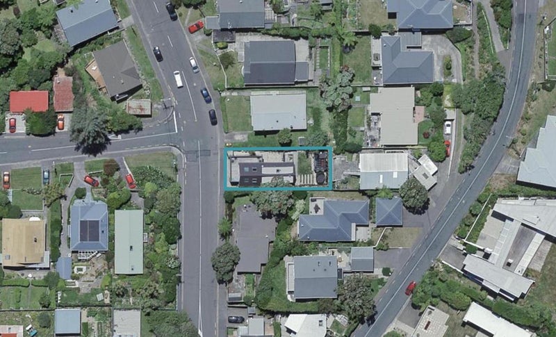 6 Pembroke Road, Northland, Wellington - Carousel 1