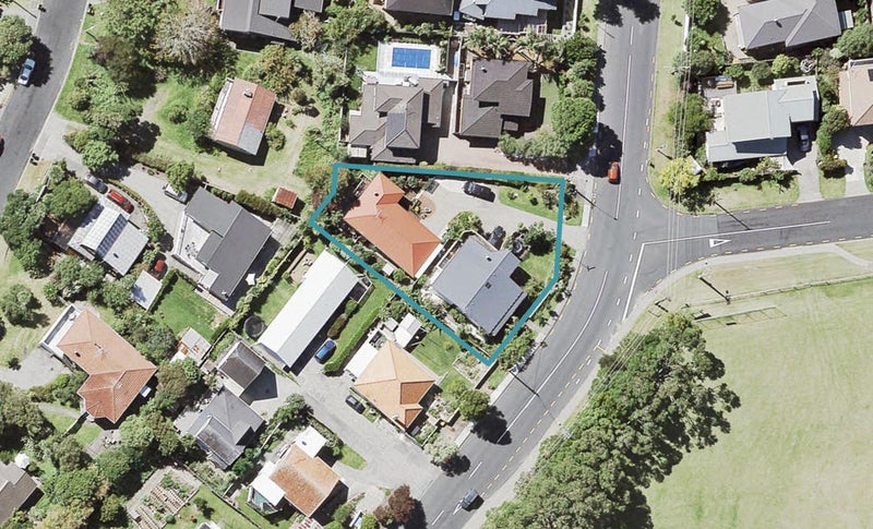 1/39 Browns Bay Road, Browns Bay, Auckland - Carousel 1