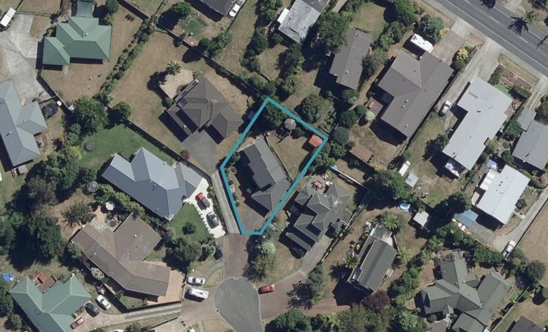 18 Silhouette Way, Western Heights, Hamilton - Carousel 1