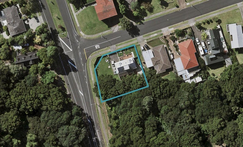 1 Elsted Place, Goodwood Heights, Auckland - Carousel 1