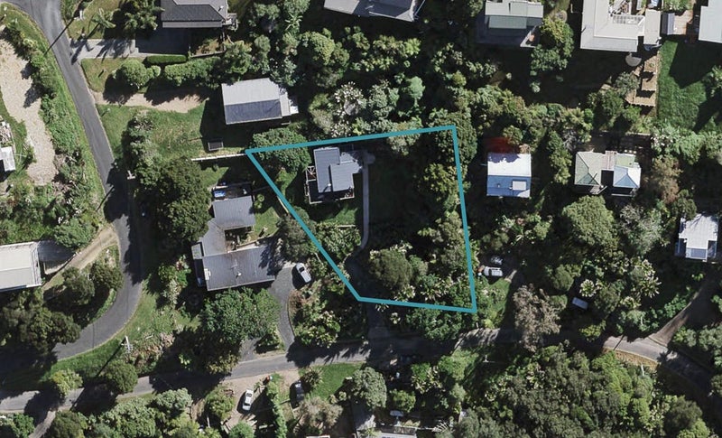 33A Beresford Avenue, Surfdale, Waiheke Island - Carousel 1