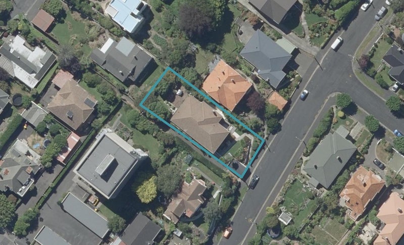 11 Falkland Street, Maori Hill, Dunedin - Carousel 1