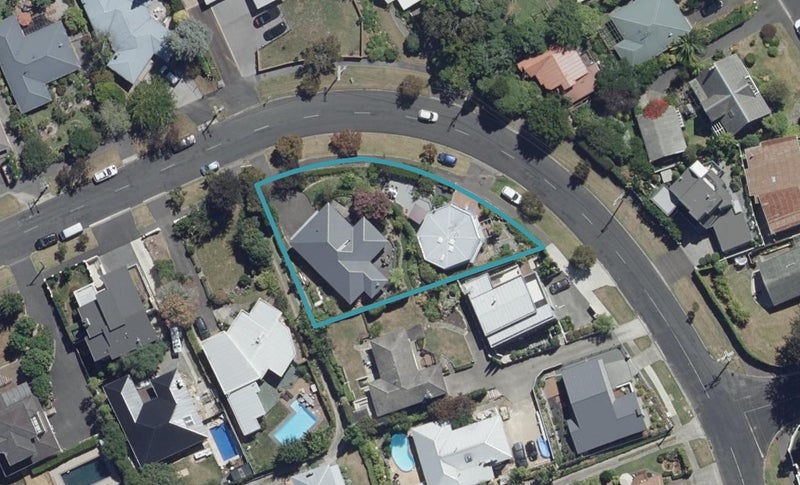 77 Awatere Avenue, Beerescourt, Hamilton - Carousel 1
