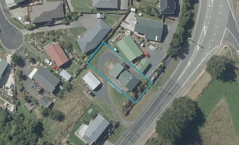 61 Brighton Road, Green Island, Dunedin - Carousel 1