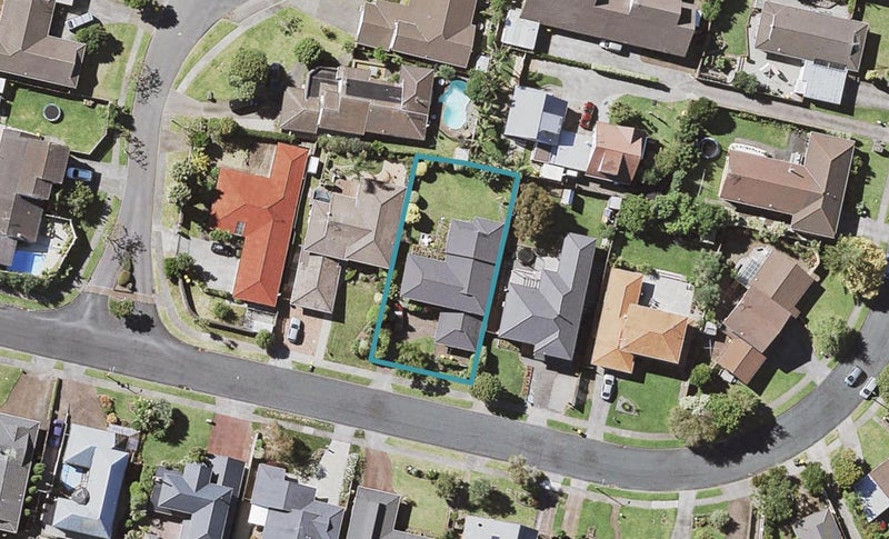 25 Cornelian Crescent, Half Moon Bay, Auckland - Carousel 1