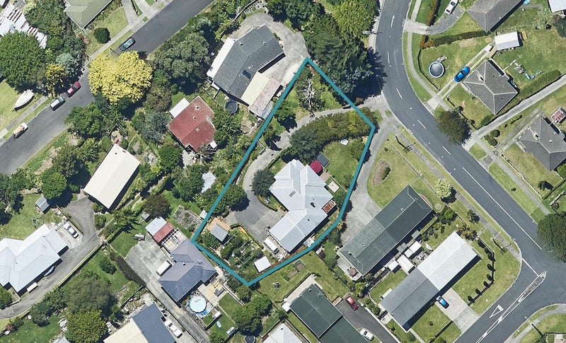 44 Twentythird Avenue, Gate Pa, Tauranga - Carousel 1