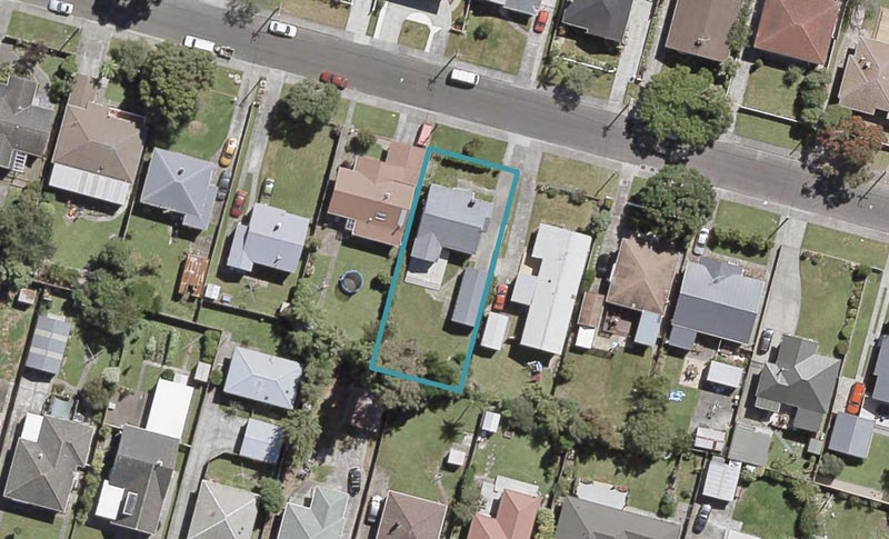 32 Lincoln Avenue, Epuni, Lower Hutt - Carousel 1