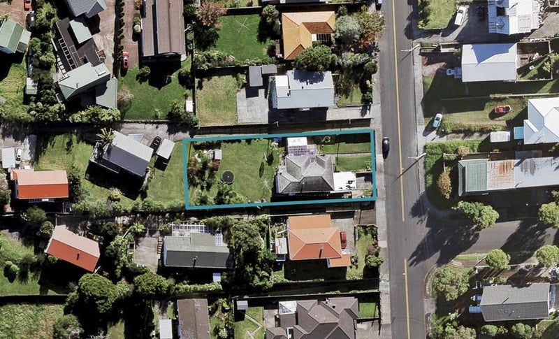 103 Whitney Street, New Windsor, Auckland - Carousel 1