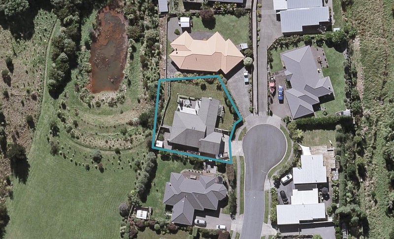 23 Montrose Place, Highlands Park, New Plymouth - Carousel 1