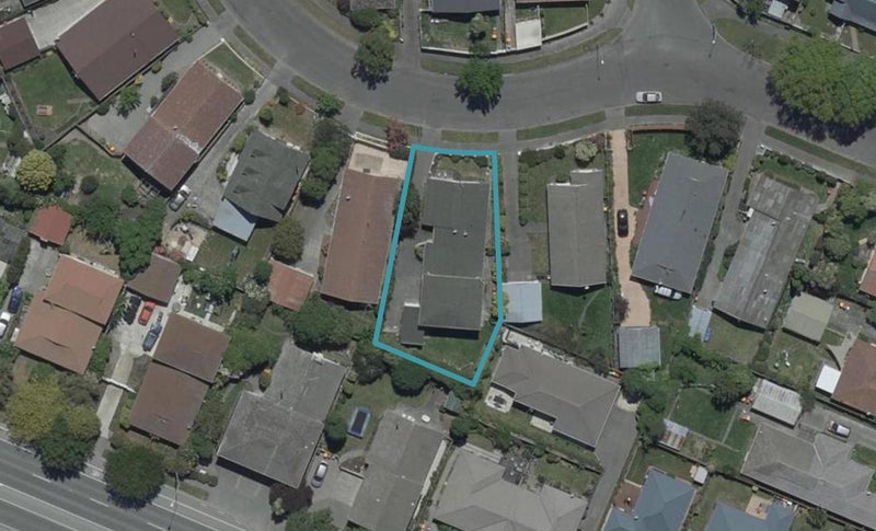 2/7 Delaware Crescent, Russley, Christchurch - Carousel 1