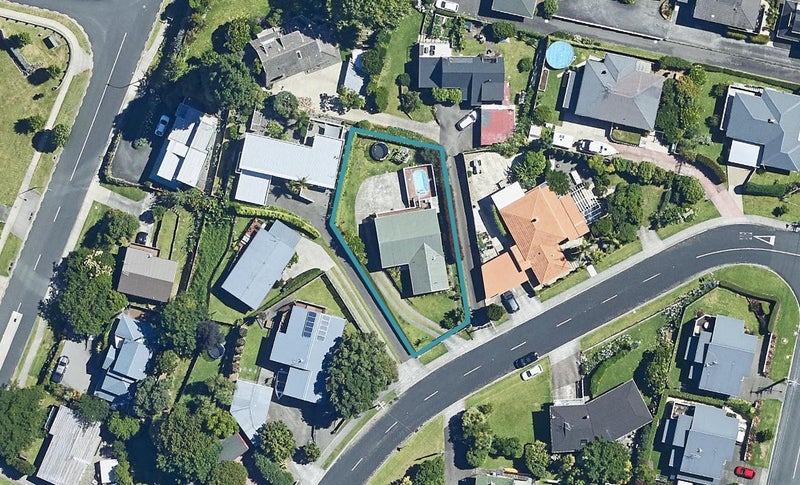 146 Hinewa Road, Otumoetai, Tauranga - Carousel 1
