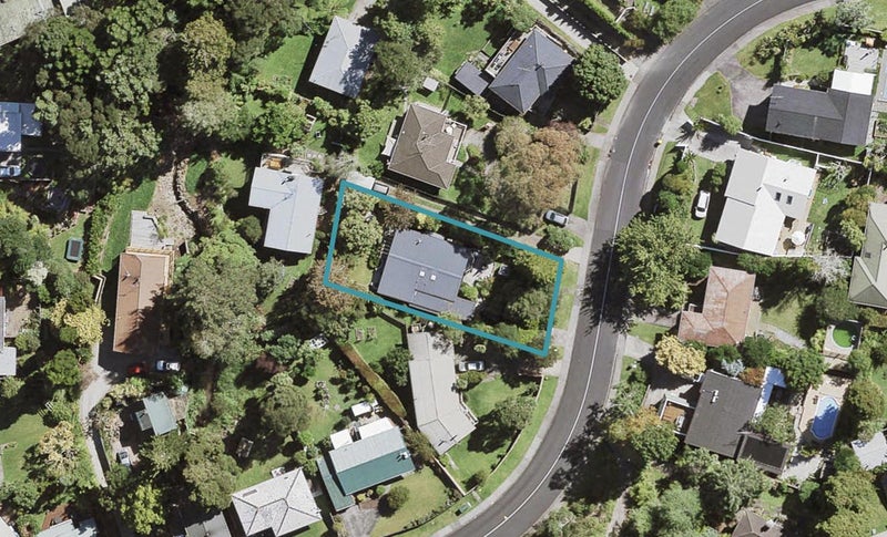 23 Daffodil Street, Titirangi, Auckland - Carousel 1