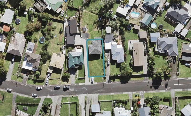18A Wharf Road, Te Atatu Peninsula, Auckland - Carousel 1