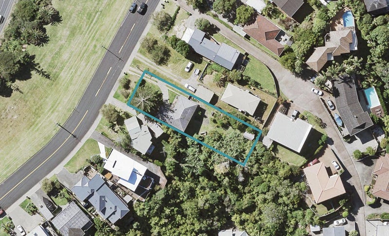 90 Knights Road, Rothesay Bay, Auckland - Carousel 1